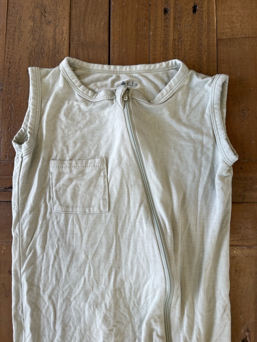 Kyte baby light green sleeveless romper zip front 4T - Picture 3 of 7